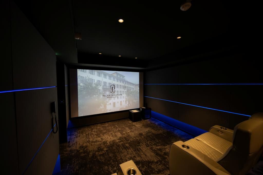 Cinema privato a Nizza: un'esperienza originale nel cuore della città